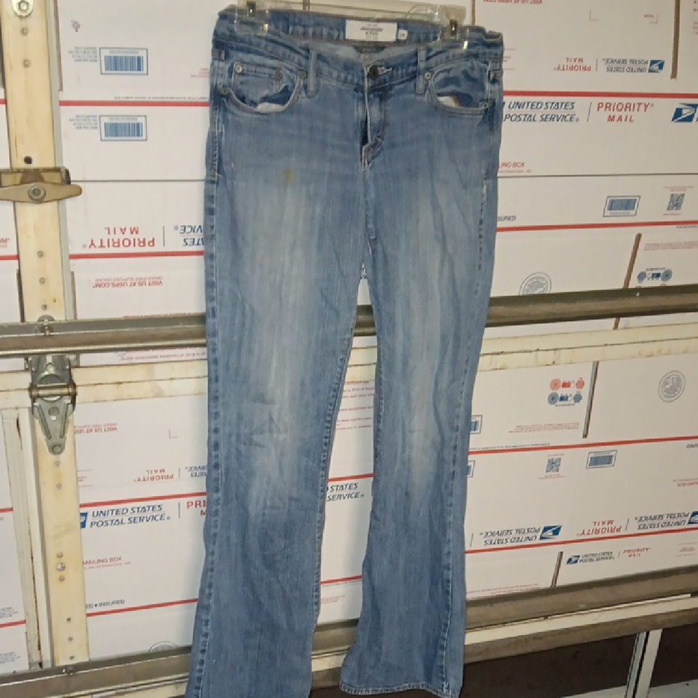 Abercrombie & Fitch Size 2R Light Blue Flare Jeans (SKU 564)